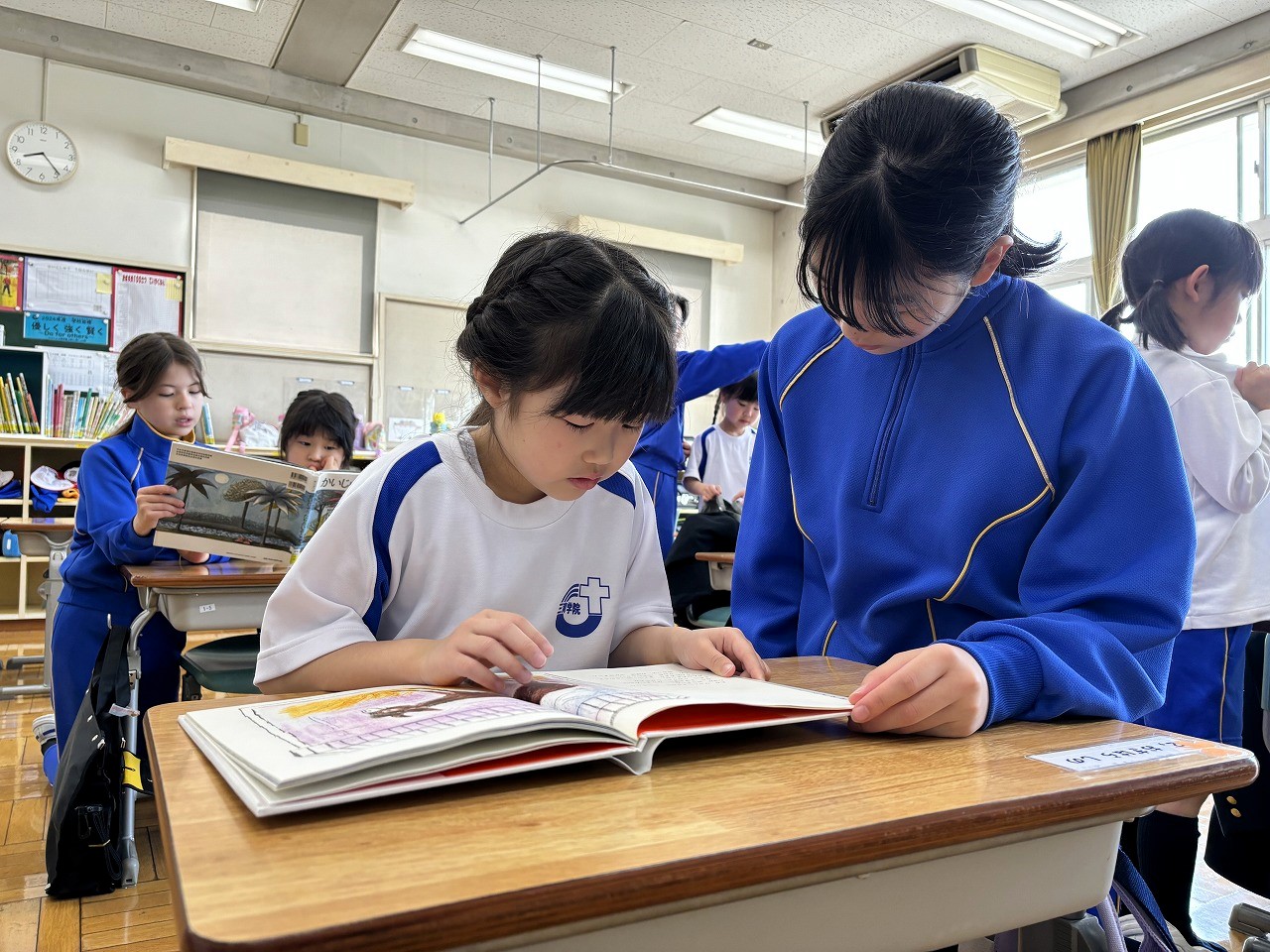 登校したら（1年生・6年生）｜横浜三育小学校